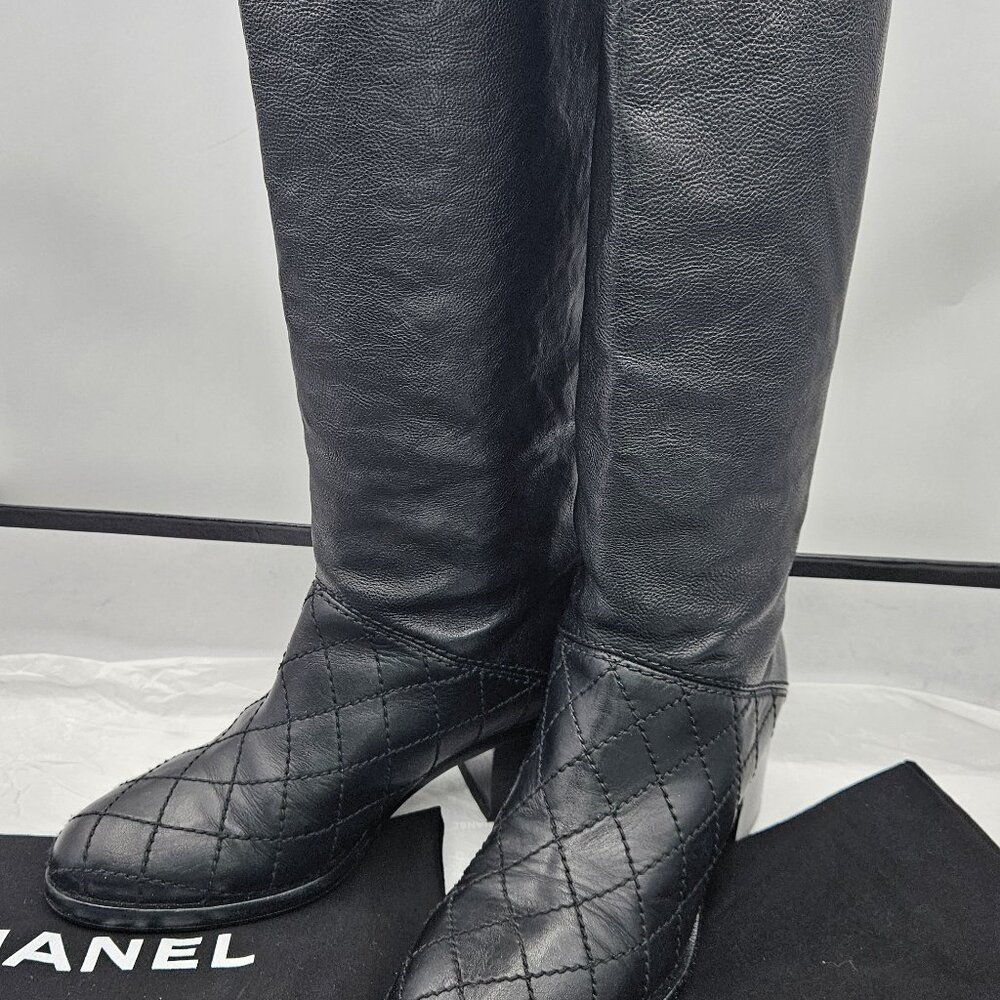 Chanel  Black Knee-High Boots (Sz 38C)🩶